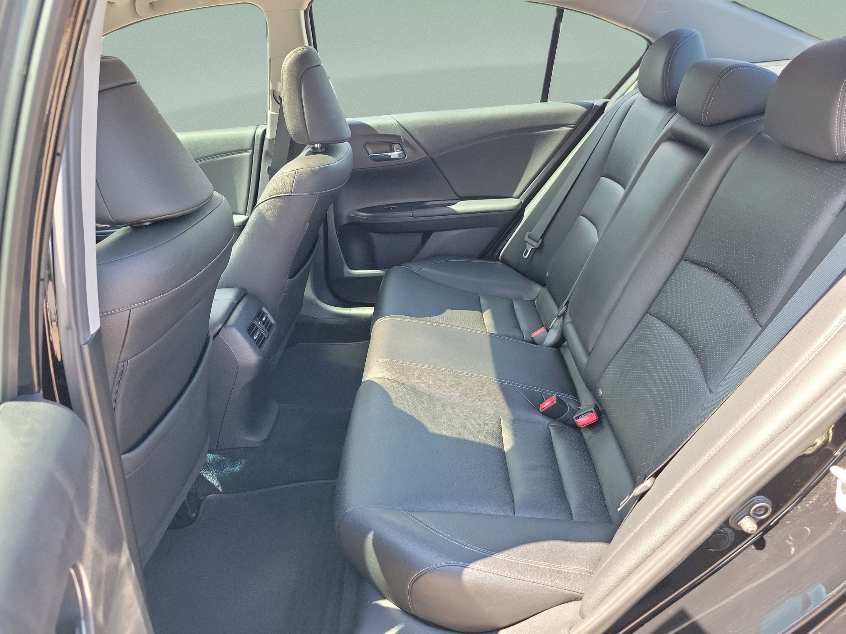 Used 2016 Honda Accord EX-L image 9