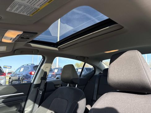 Used 2023 Nissan Altima 2.5 SV w/ SV Premium Package image 9