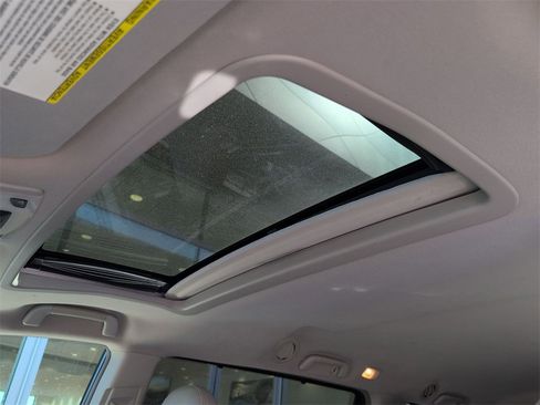 Used 2012 Toyota Sienna XLE image 14