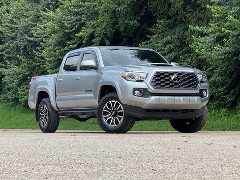 Used 2021 Toyota Tacoma TRD Sport AWD/4WD image 2