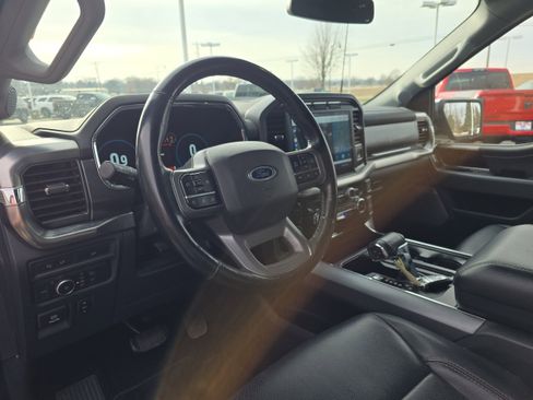 Used 2022 Ford F150 Lariat image 11