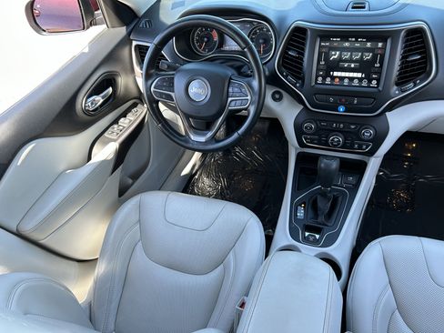 Certified 2021 Jeep Cherokee Latitude Lux w/ Comfort/Convenience Group image 13