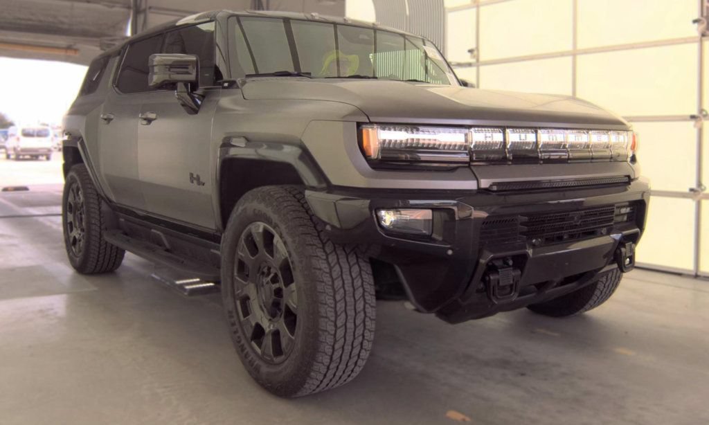 Used 2026 GMC Hummer EV 3X AWD/4WD image 1