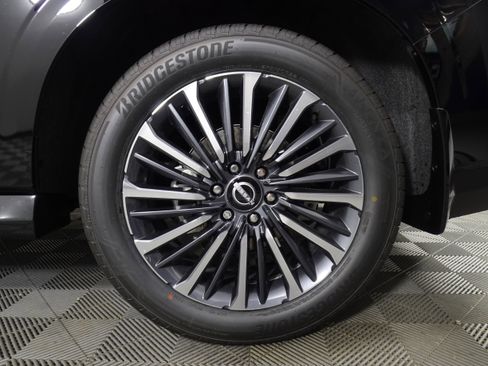 Used 2025 Nissan Armada Platinum Reserve image 12