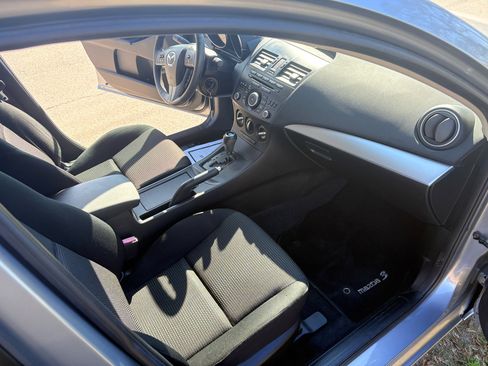 Used 2012 MAZDA MAZDA3 i Touring image 23
