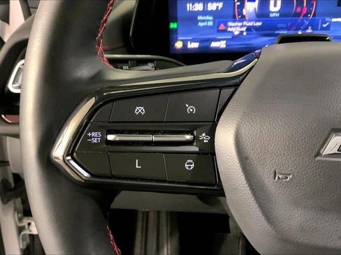 Used 2025 Chevrolet Traverse RS AWD/4WD image 18