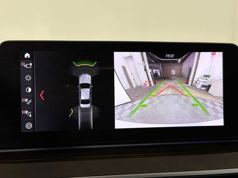 Used 2019 BMW 530e w/ Convenience Package RWD image 31