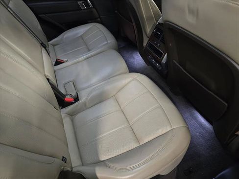 Certified 2019 Land Rover Range Rover Sport HSE AWD/4WD image 11