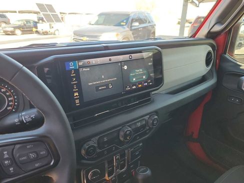 Used 2024 Jeep Gladiator Sport image 20