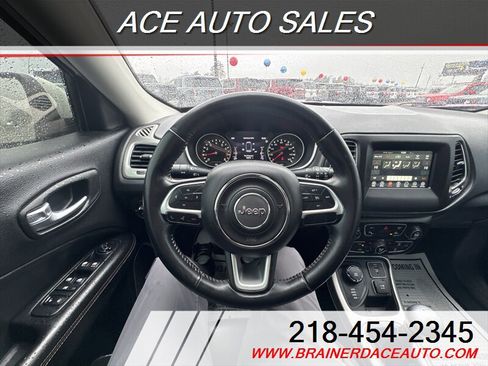 Used 2018 Jeep Compass Latitude w/ Popular Equipment Group AWD/4WD image 15