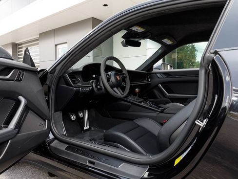 Used 2026 Porsche 911 Carrera T RWD image 47