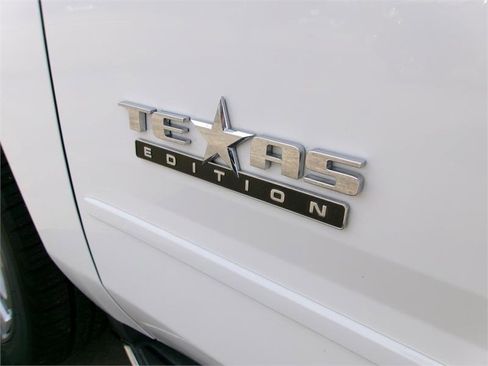 Used 2015 Chevrolet Suburban LTZ w/ Texas Edition image 9