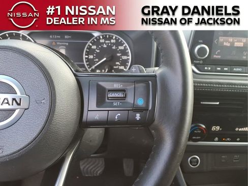 Used 2021 Nissan Rogue SV w/ Premium Package image 15