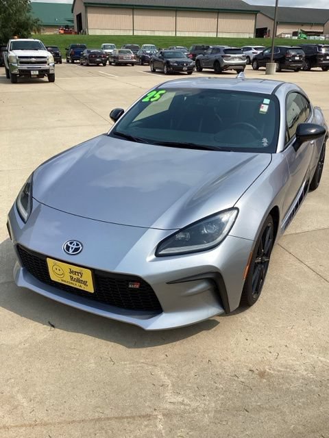 Used 2025 Toyota GR86 Premium w/ ALL Weather Mat Package (TMS) RWD image 1