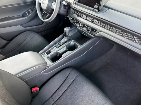 Used 2025 Honda Accord SE image 15