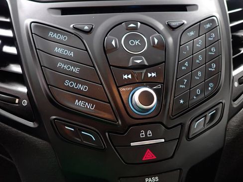 Used 2019 Ford Fiesta SE FWD image 4