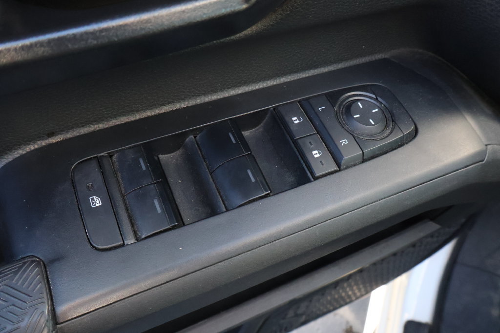 Used 2024 Toyota Tacoma SR5 AWD/4WD image 15