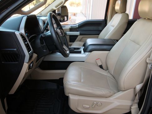 Used 2018 Ford F250 Lariat w/ Lariat Ultimate Package image 23