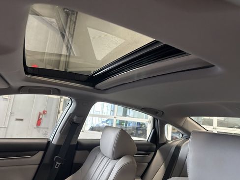 Used 2018 Honda Accord EX-L image 13