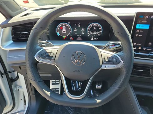 New 2026 Volkswagen Tiguan SE R-Line AWD/4WD image 22