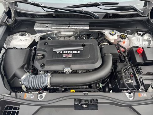 Certified 2024 Cadillac XT4 Luxury w/ Cold Weather Package image 9