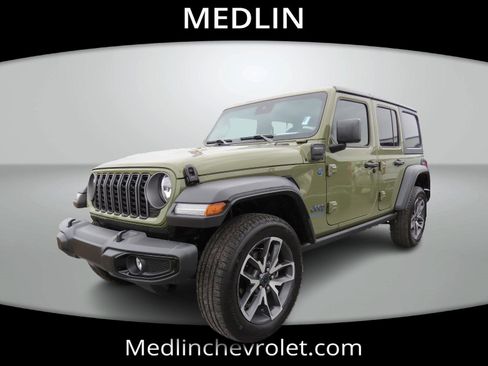 Used 2025 Jeep Wrangler Unlimited Sport S 4xe w/ Convenience Group AWD/4WD image 4