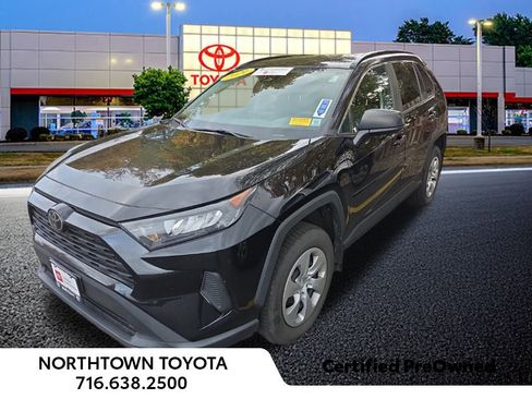 Used 2021 Toyota RAV4 LE image 15
