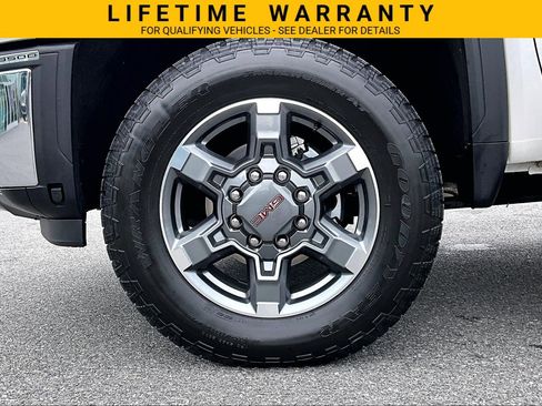Used 2025 GMC Sierra 3500 SLT w/ SLT Premium Package AWD/4WD image 9