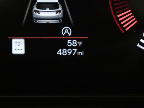 Certified 2025 Hyundai Tucson SE image 33