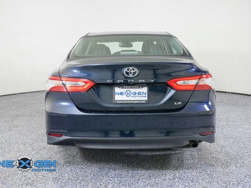 Used 2018 Toyota Camry LE w/ Convenience Package FWD image 6