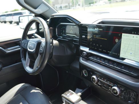 Used 2022 GMC Sierra 1500 SLT w/ SLT Convenience Package AWD/4WD image 27