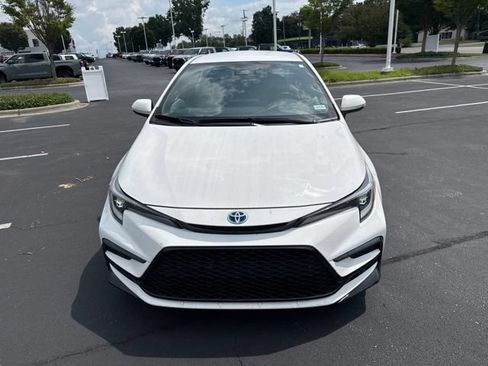 Used 2025 Toyota Corolla SE FWD image 2