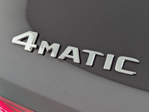 Used 2022 Mercedes-Benz GLC 300 4MATIC image 25