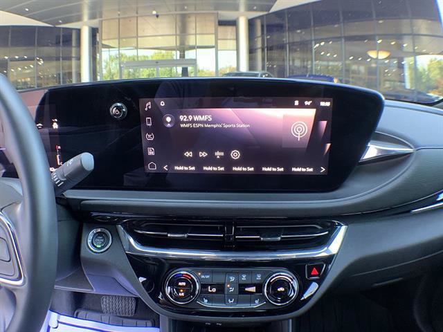 Used 2024 Buick Envista Sport Touring w/ Convenience I Package FWD image 16