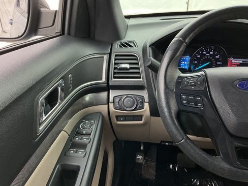 Used 2019 Ford Explorer XLT w/ Equipment Group 201A FWD image 32