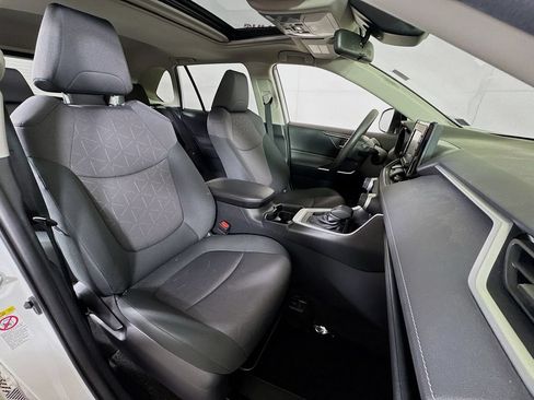 Used 2019 Toyota RAV4 XLE w/ All Weather Liner Package AWD/4WD image 27