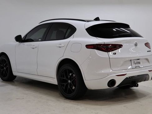 Used 2020 Alfa Romeo Stelvio Ti Sport w/ Quick Order Package 22S Sport AWD/4WD image 5