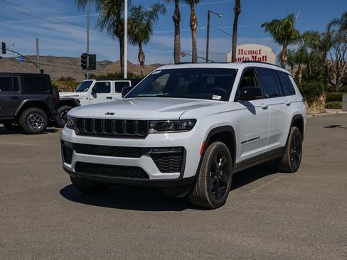 New 2026 Jeep Grand Cherokee L Limited w/ Limited Altitude Package image 8