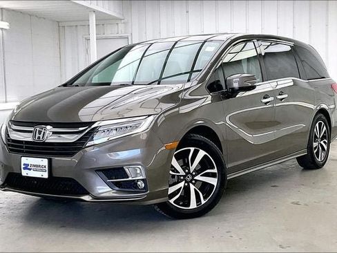 Used 2019 Honda Odyssey Elite image 2