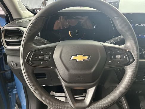 Used 2025 Chevrolet TrailBlazer LT AWD/4WD image 13