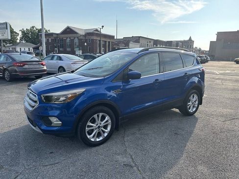 Used 2018 Ford Escape SE image 1