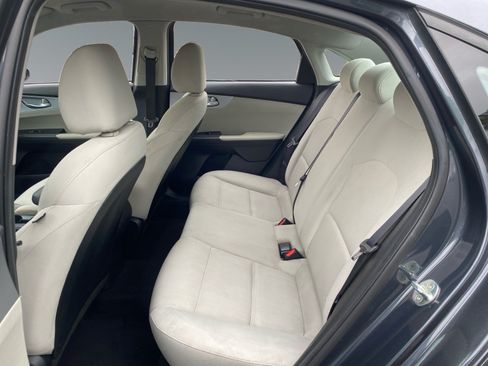 Used 2023 Kia Forte LXS w/ LXS Technology Package FWD image 13