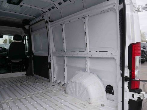 Used 2025 RAM ProMaster 2500 w/ Convenience Group image 18