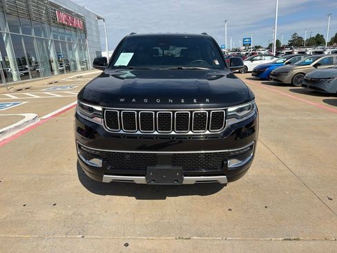 Used 2024 Jeep Wagoneer L Series II AWD/4WD image 8
