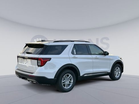 New 2025 Ford Explorer Active w/ Active Comfort Package image 7