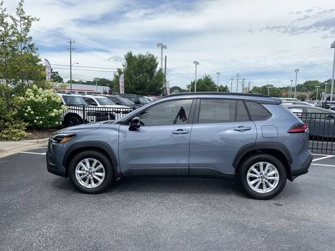 Used 2026 Toyota Corolla Cross LE FWD image 5