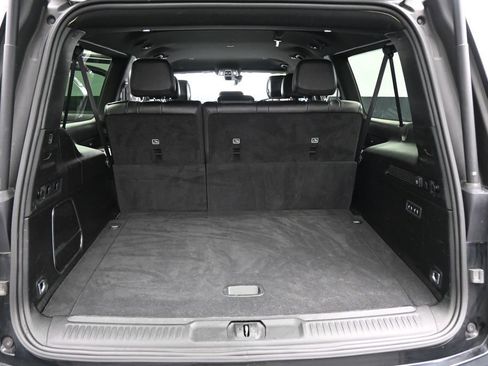 Used 2024 Jeep Wagoneer L Series III w/ Flexible Seating Group AWD/4WD image 30