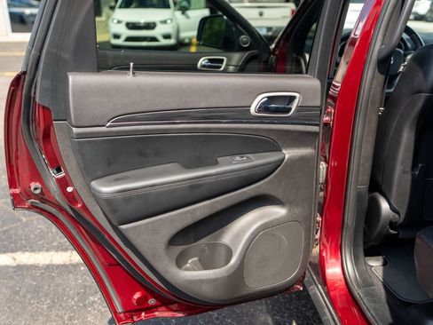 Used 2020 Jeep Grand Cherokee Limited AWD/4WD image 11