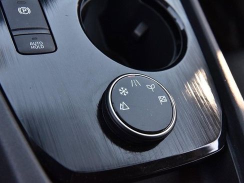 Certified 2024 Nissan Rogue SV image 17