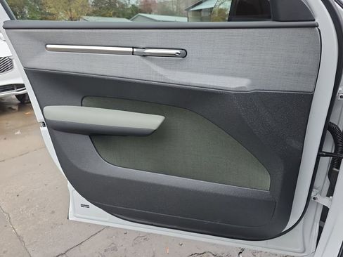 New 2025 Volvo EX30 Plus w/ Protection Package Premier image 36